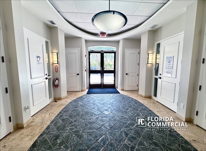 2300 SE Monterey Rd, Stuart, FL for lease - Lobby - Image 3 of 11