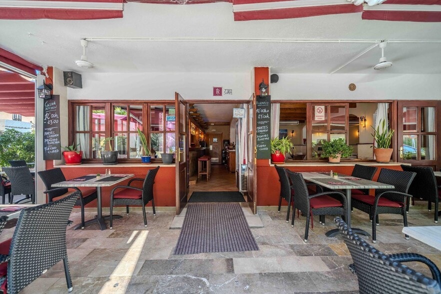 Retail in Calvià, Islas Baleares for sale - Building Photo - Image 2 of 51