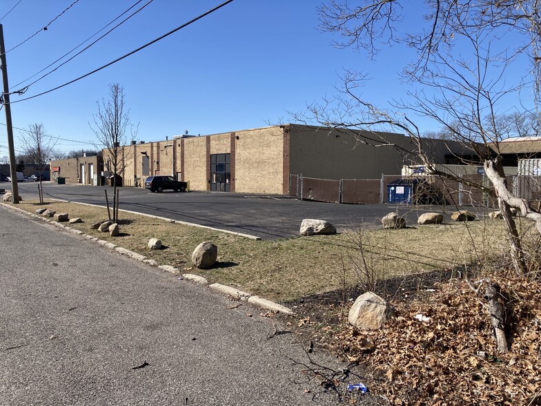 70 Marchant Dr, Smithtown, NY 11787 - 10,000 SqFt “Mini Logistics ...