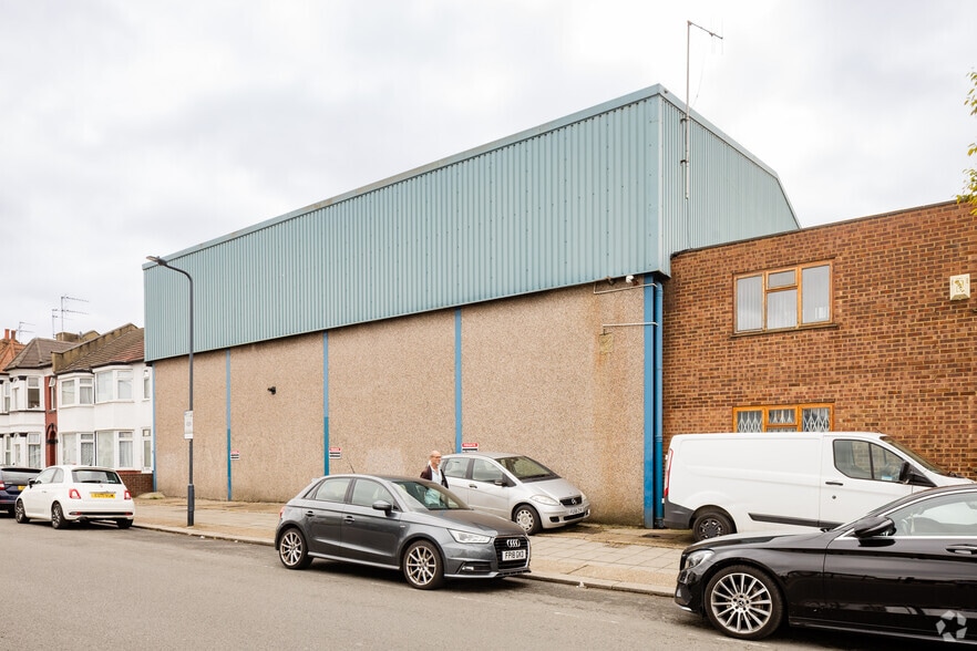 23 Colin Rd, London for sale - Building Photo - Image 2 of 2