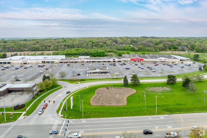 200-300 S Randall Rd, Elgin, IL for lease - Aerial - Image 2 of 4