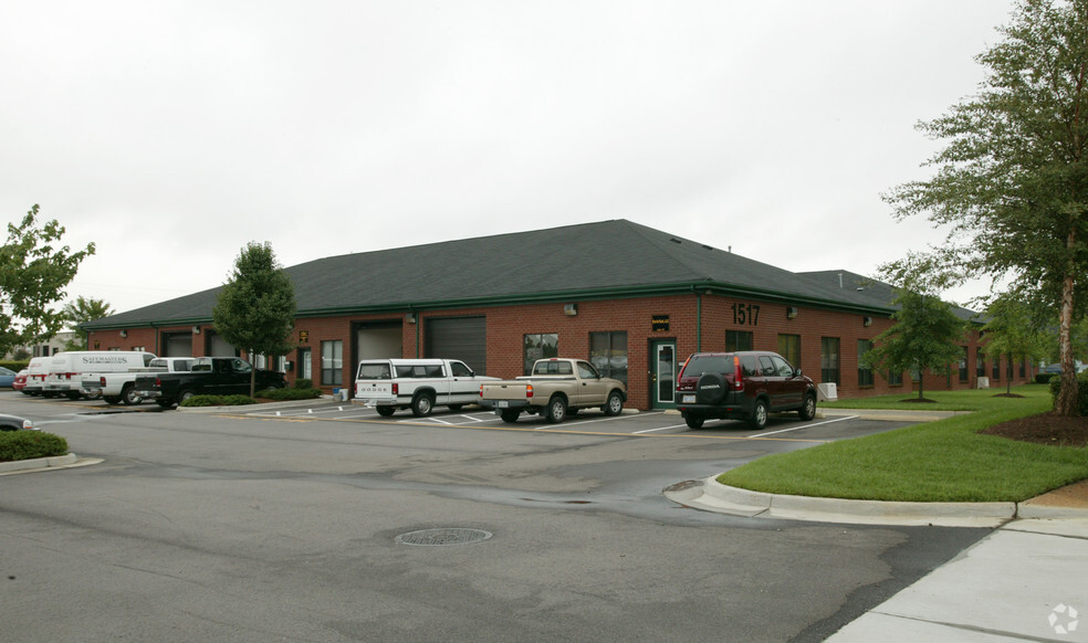 1517 Technology Dr, Chesapeake, VA for lease - Building Photo - Image 3 of 9