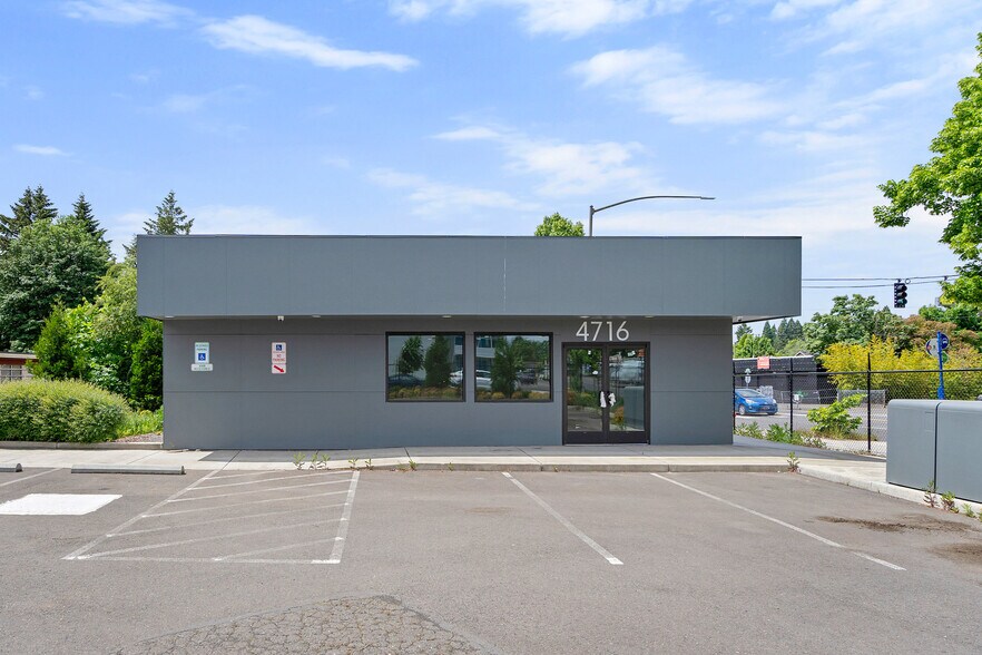 4716 SE Powell Blvd, Portland, OR for lease - Building Photo - Image 3 of 23