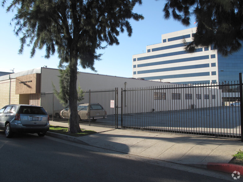 1935 Armacost Ave, Los Angeles, CA for lease - Building Photo - Image 3 of 6