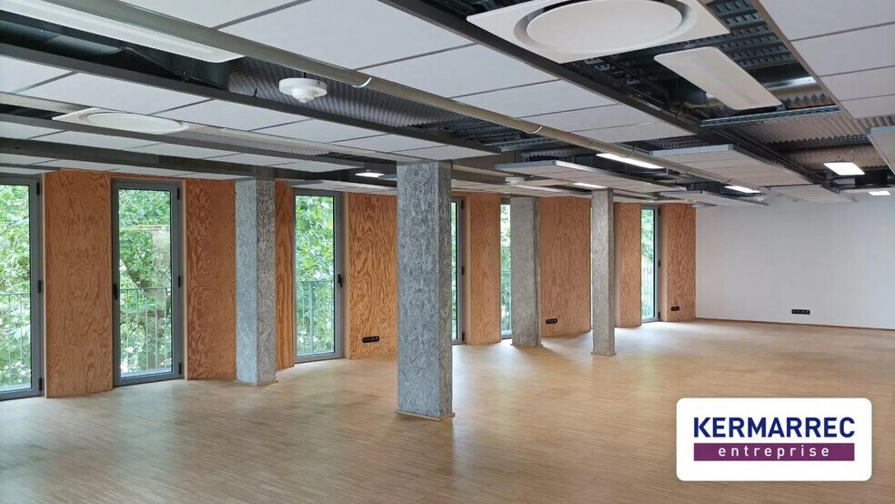 Office in Nantes for lease - Building Photo - Image 3 of 10