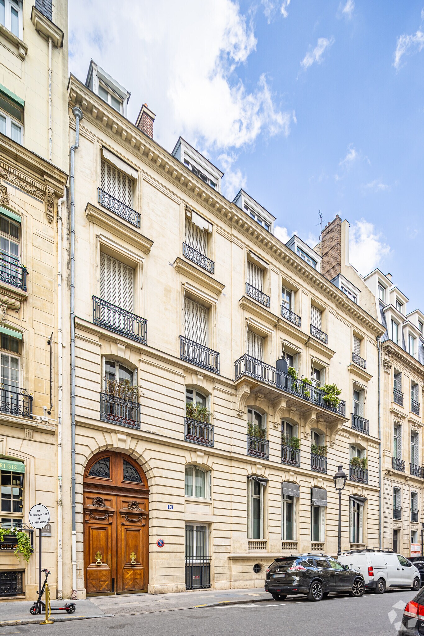 Office in Paris for lease Primary Photo- Image 1 of 3