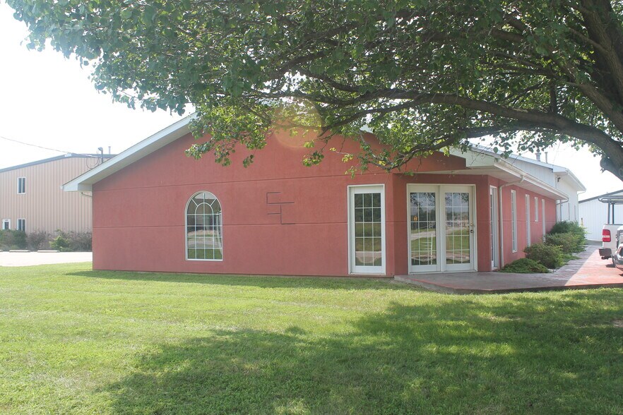 1300 N Reed Station Rd, Carbondale, IL for sale - Building Photo - Image 1 of 27