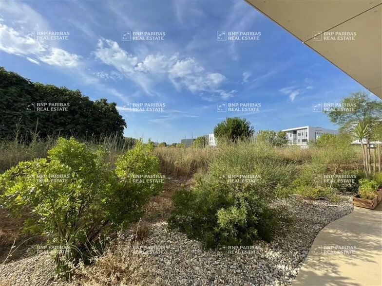 Office in Mauguio for lease - Building Photo - Image 3 of 11