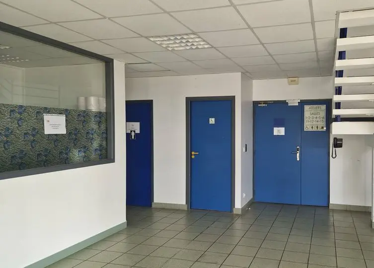 Office in Le Coudray for lease Interior Photo- Image 1 of 4