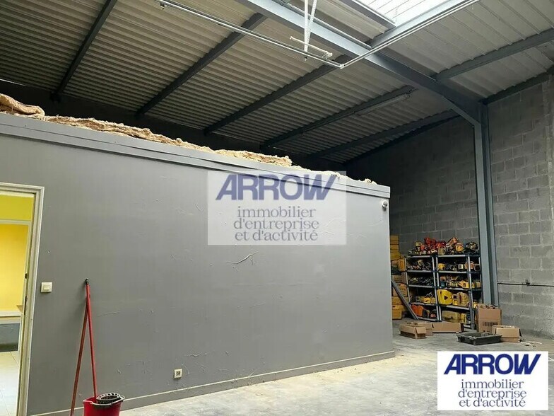 Industrial in Sautron for lease - Interior Photo - Image 2 of 3