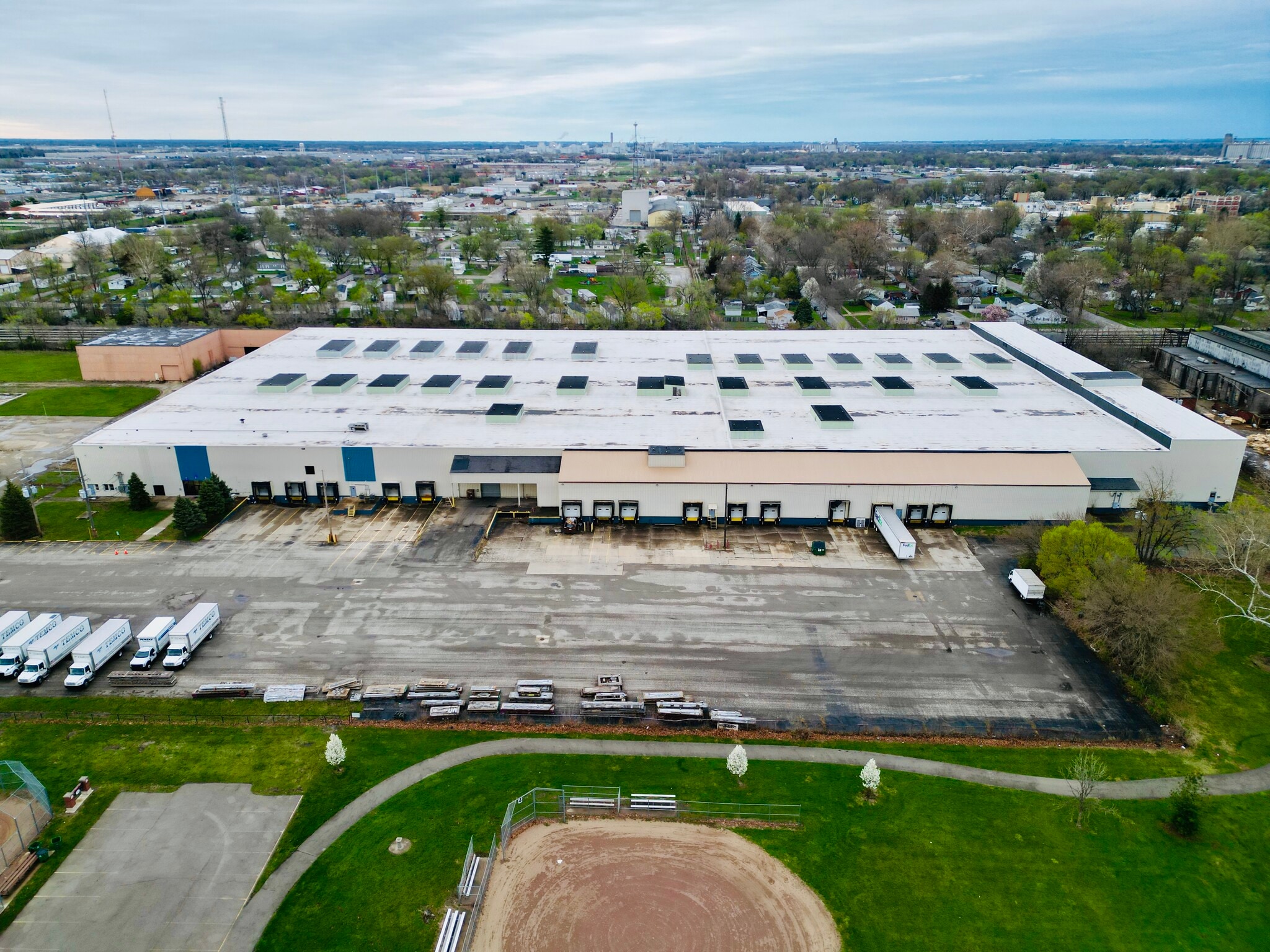 815 E Kenwood Ave, Decatur, IL for lease Building Photo- Image 1 of 24