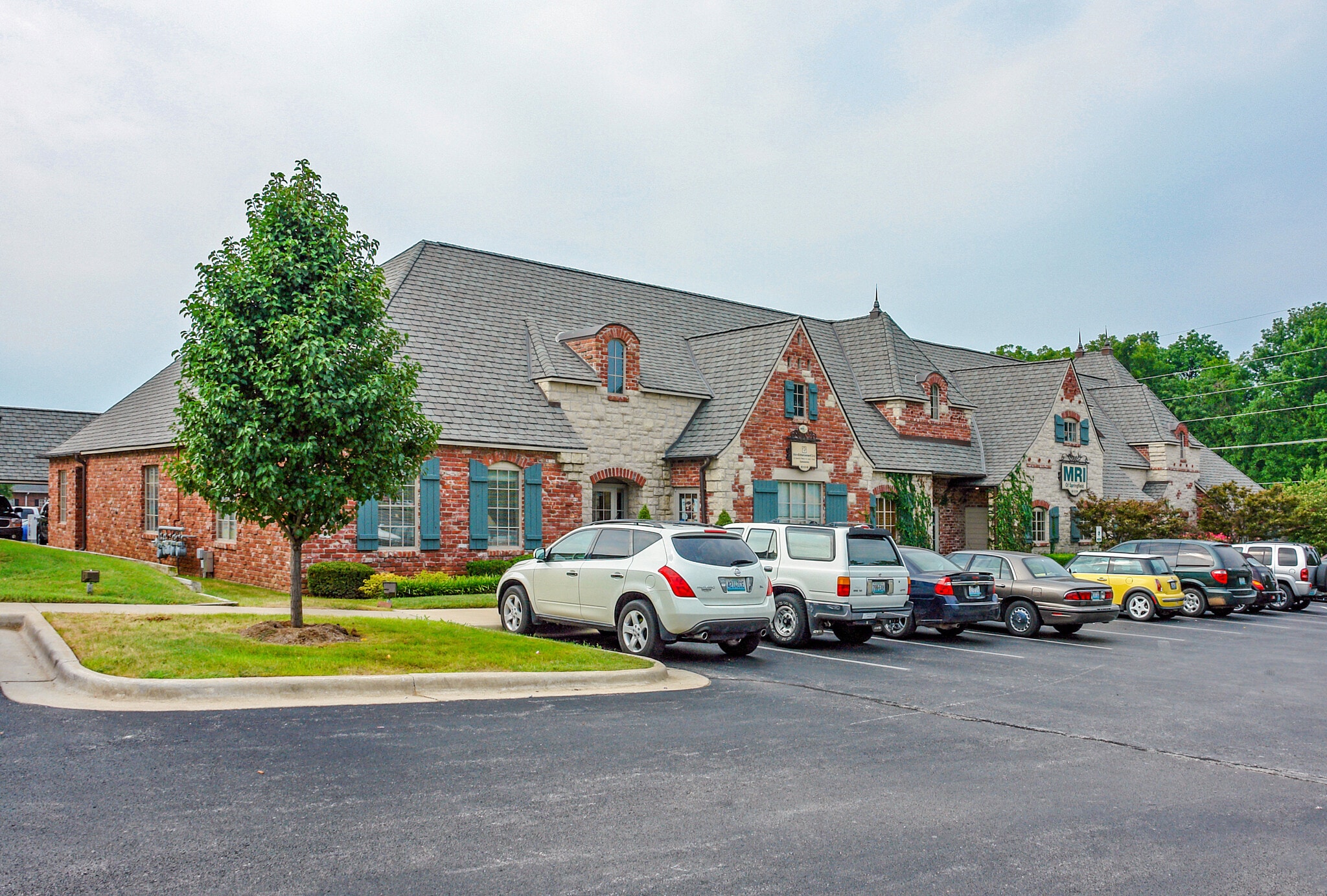 1426 Bradford Pky, Springfield, MO for lease Primary Photo- Image 1 of 23
