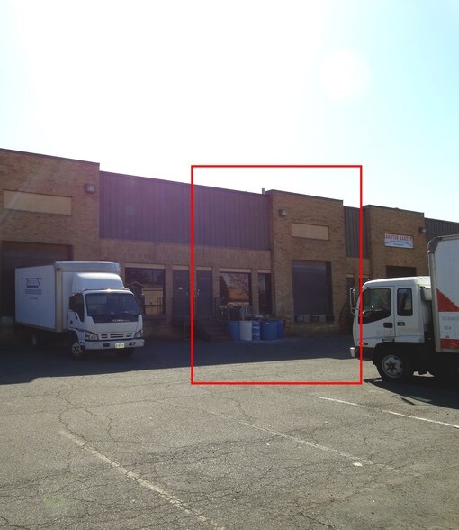 4215 Walney Rd, Chantilly, VA for sale - Building Photo - Image 1 of 1