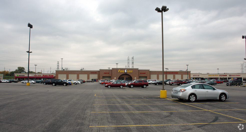 1701 N Larkin Ave, Joliet, IL for lease - Building Photo - Image 2 of 9