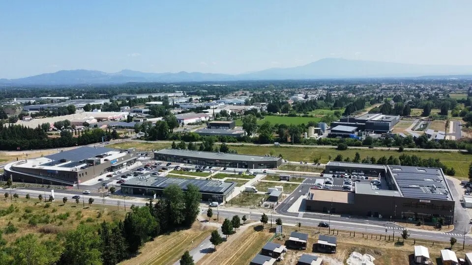 Retail in Monteux for lease - Aerial - Image 3 of 4