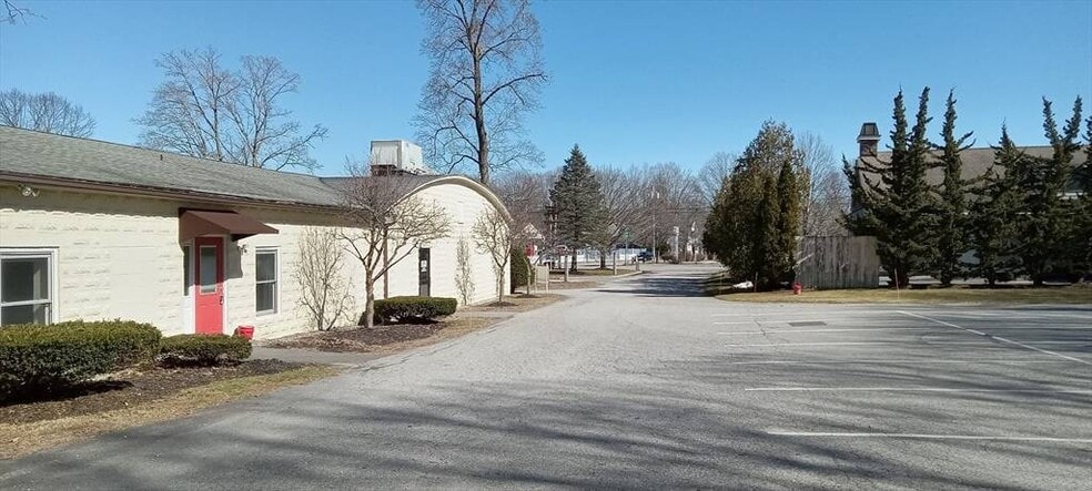 4 Hotel Pl, Pepperell, MA for lease - Building Photo - Image 3 of 11