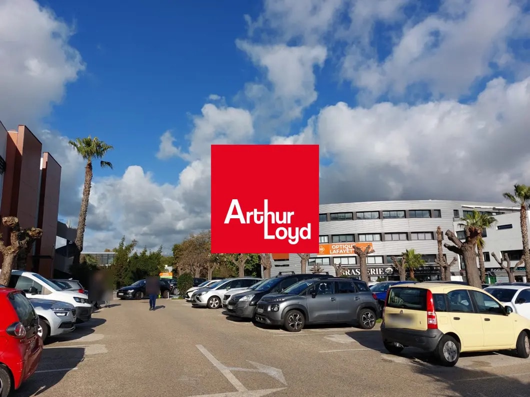 Avenue De Rome, La Seyne-sur-Mer for lease Building Photo- Image 1 of 17