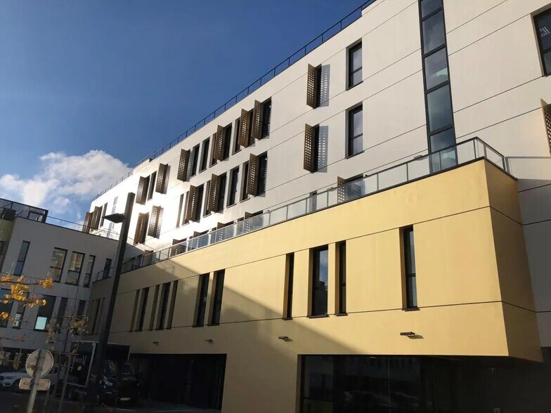 Office in Rennes for lease - Building Photo - Image 2 of 9