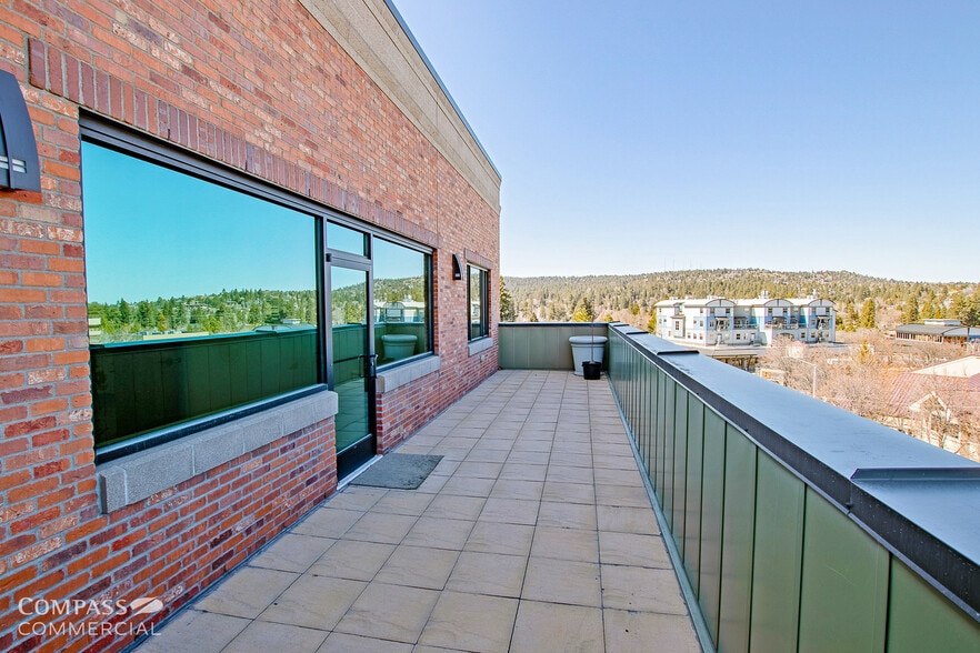 1051 NW Bond St, Bend, OR for lease - Building Photo - Image 3 of 7