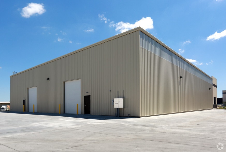 5902 S 118th East Ave, Tulsa, OK for lease - Building Photo - Image 2 of 3