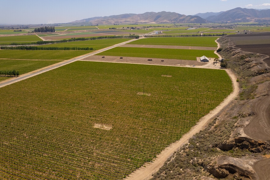 41460 Los Coches Rd, Soledad, CA for sale - Building Photo - Image 2 of 16