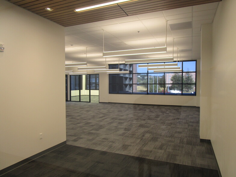 3035 Cleveland Ave, Santa Rosa, CA for lease - Interior Photo - Image 3 of 13