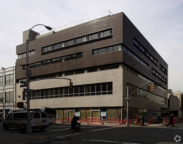 2082-2090 Lexington Ave, New York, NY for lease - Building Photo - Image 1 of 4