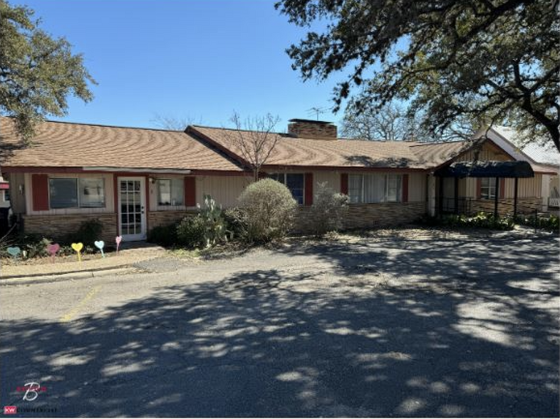 725 N Main St, Boerne, TX for sale - Building Photo - Image 1 of 13