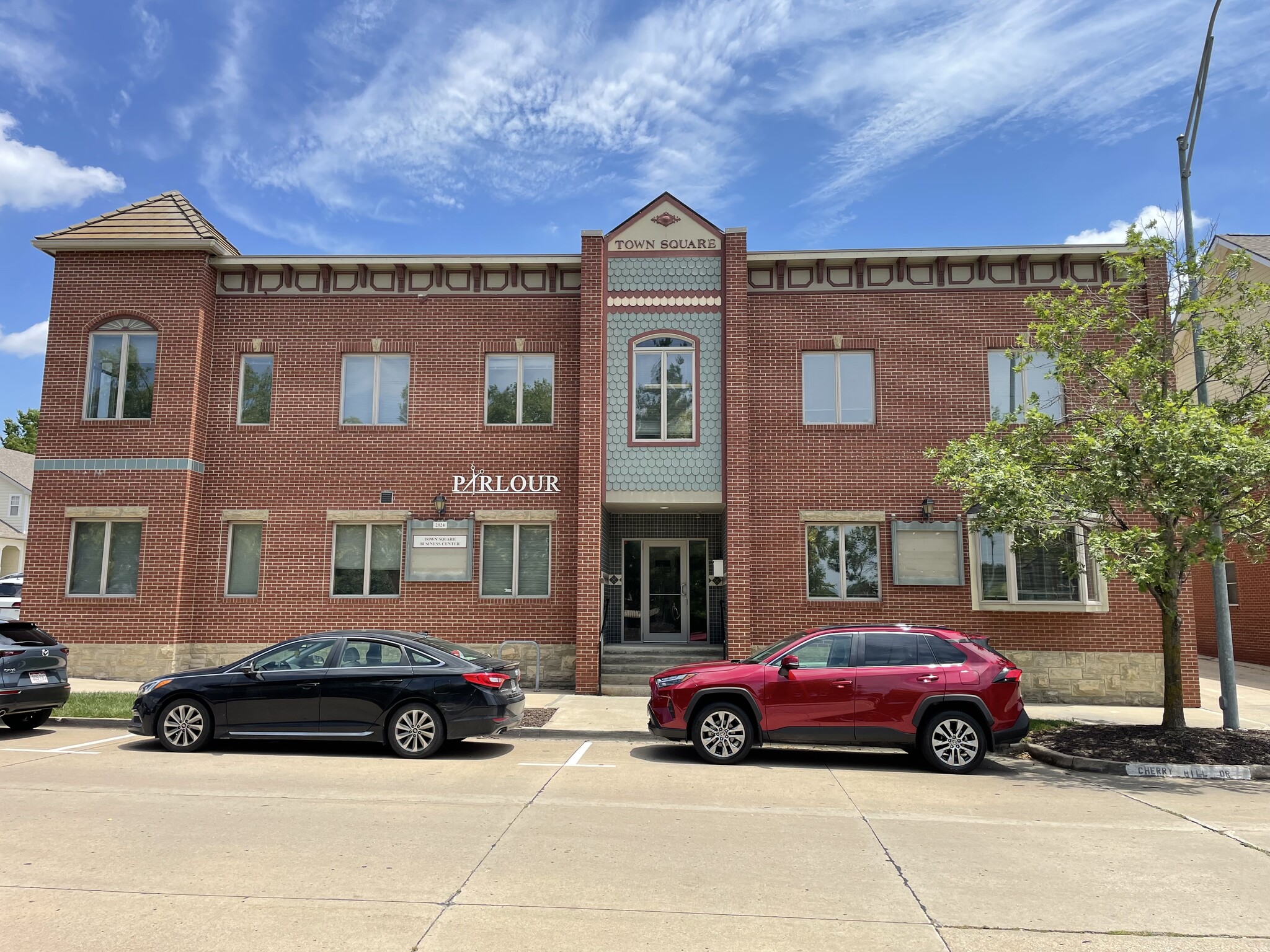 2024 Cherry Hill Dr, Columbia, MO for sale Building Photo- Image 1 of 7