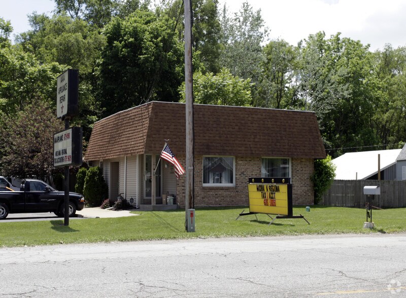 11868 Lincolnway, Osceola, IN for sale - Primary Photo - Image 1 of 1