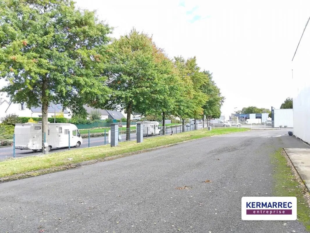 Flex in Vitré for lease Building Photo- Image 1 of 7