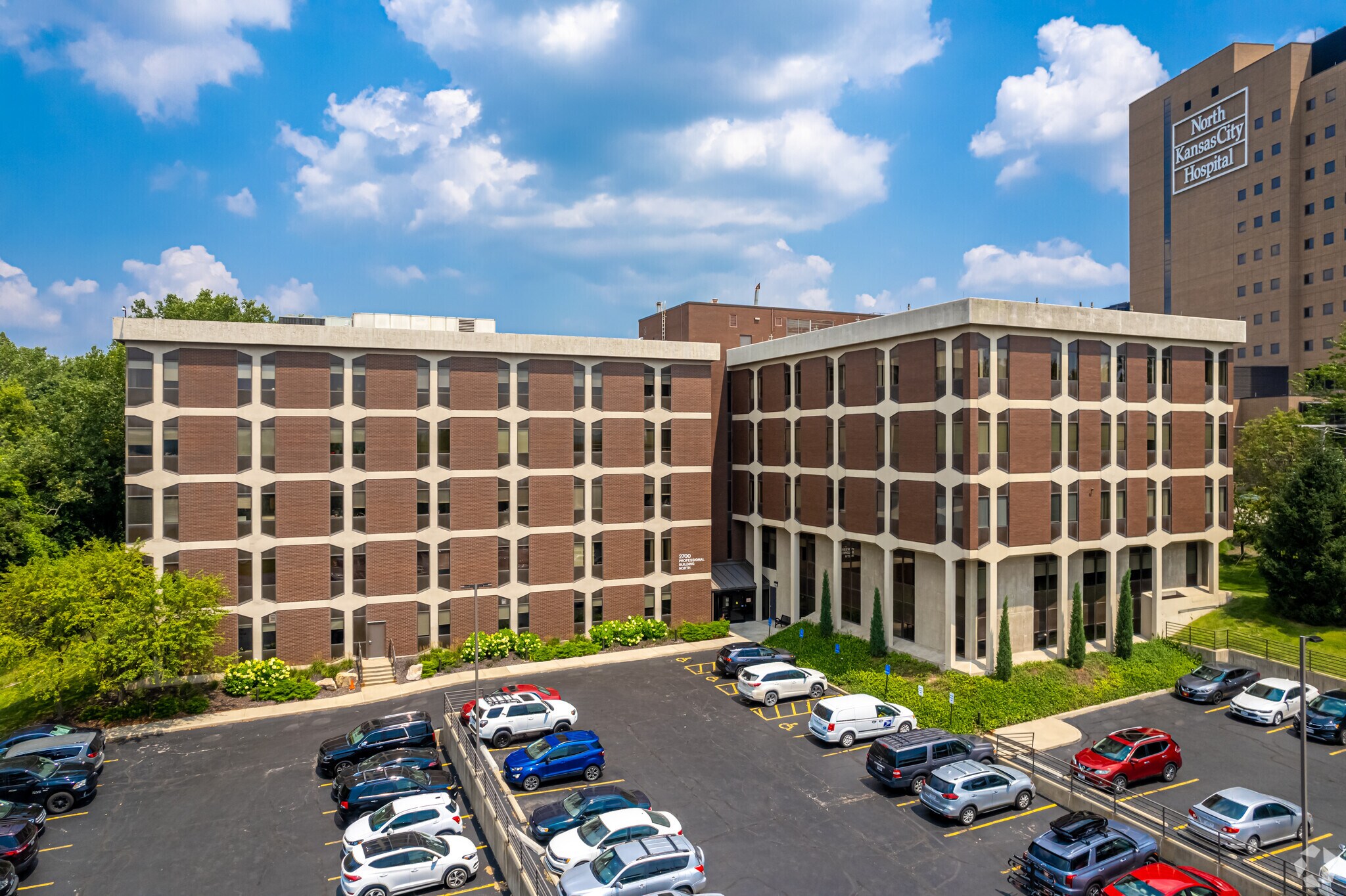 2700 Clay Edwards Dr, North Kansas City, MO 64116 Professional Bldg