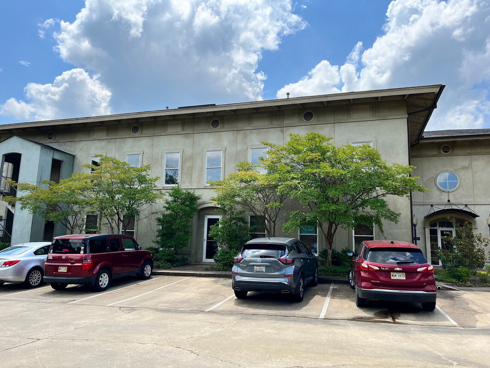 599 Highland Colony Pky, Ridgeland, MS 39157 Office for Sale