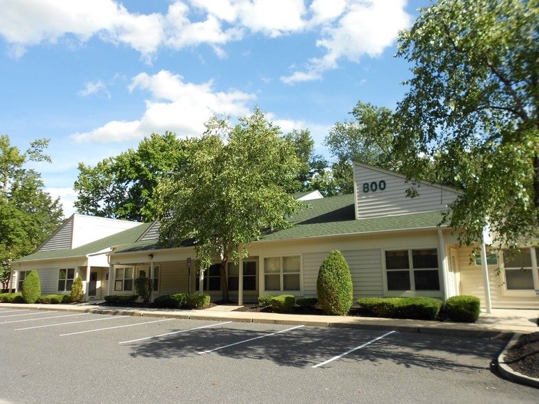 800 Birchfield Dr, Mount Laurel, NJ 08054