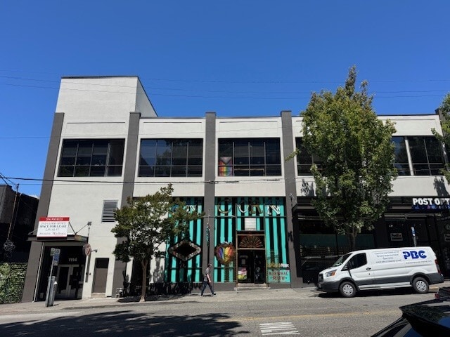 1122 E Pike St, Seattle, WA for lease - Building Photo - Image 1 of 11