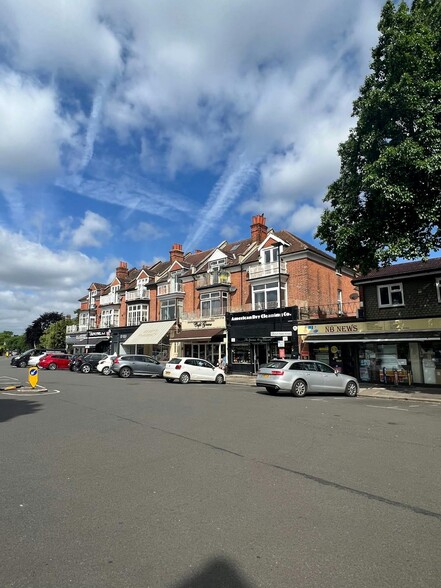 5 Grove Park Rd, London for sale - Building Photo - Image 1 of 10