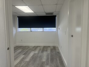 2632 Hollywood Blvd, Hollywood, FL for lease Interior Photo- Image 2 of 3