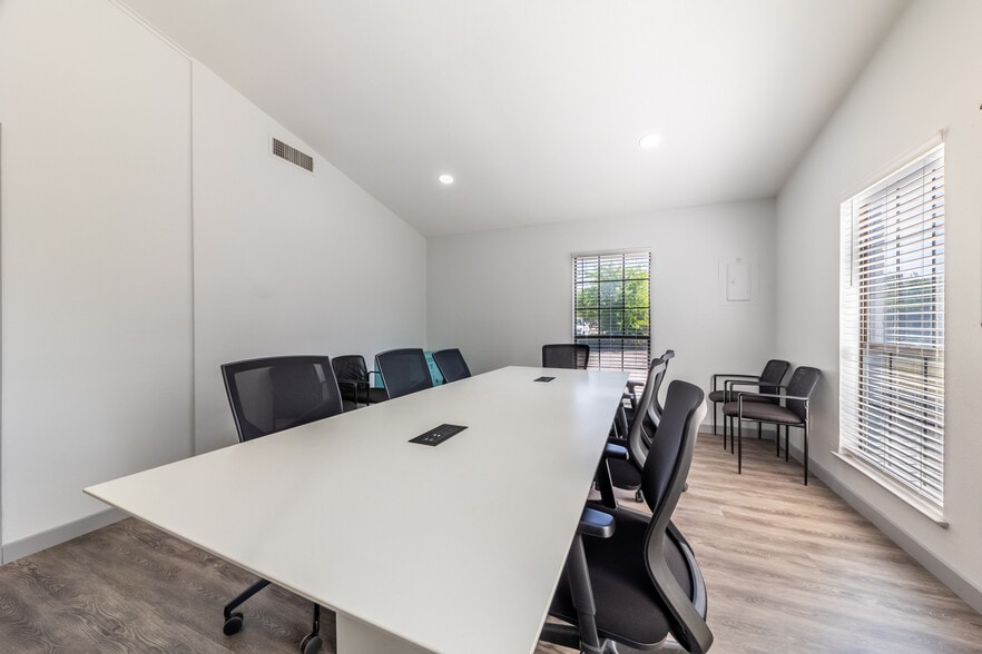 5206 Wind River Rd, Austin, TX for sale - Interior Photo - Image 3 of 27