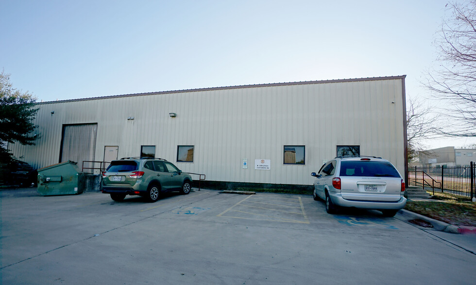 1610 Dungan Ln, Austin, TX for lease - Building Photo - Image 2 of 4