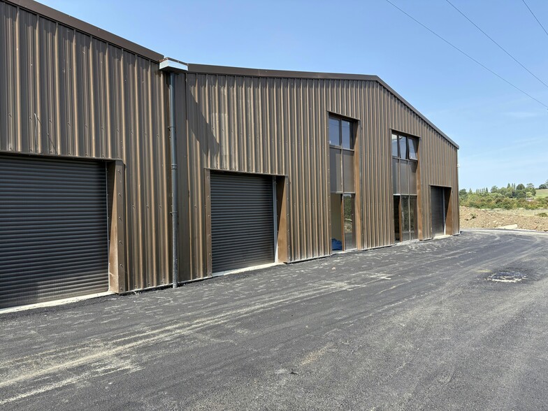 Mill Rd, Leighton Buzzard for lease - Building Photo - Image 3 of 9