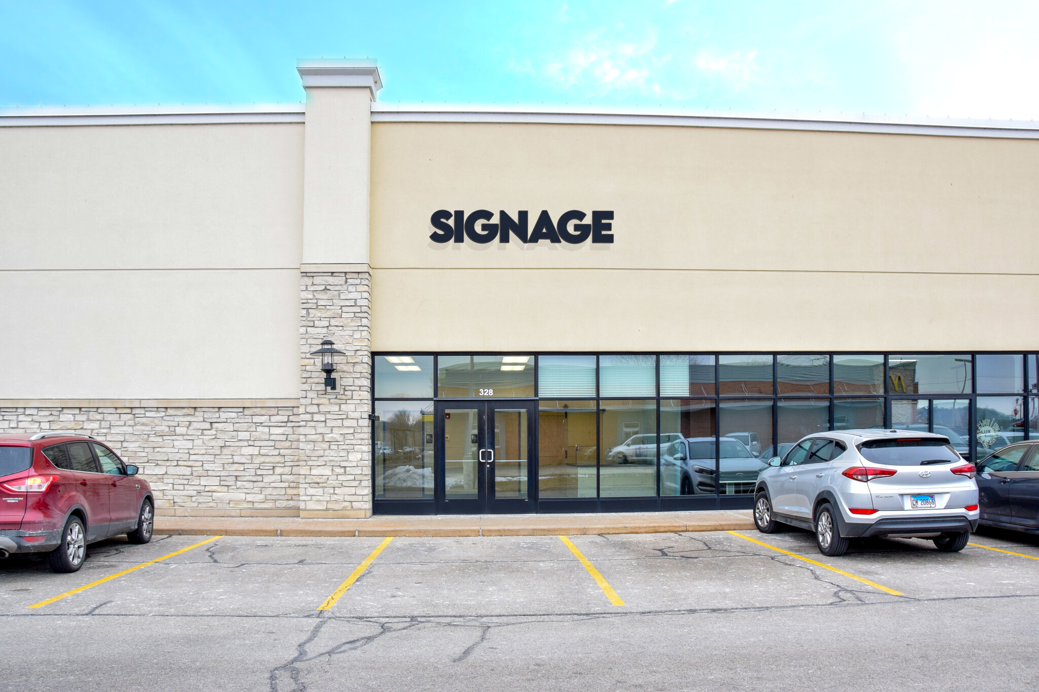 318 W Washington St, East Peoria, IL for lease Building Photo- Image 1 of 5