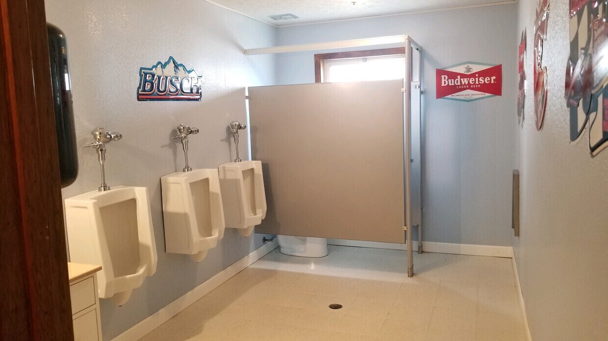 26646 S 555 St, Fullerton, NE 68638 Loup River Inn