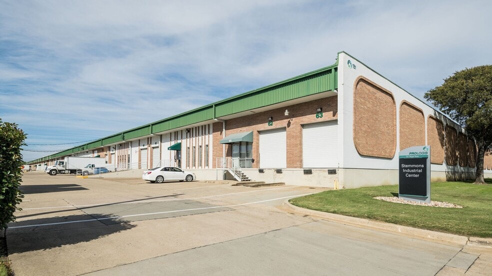 151 Regal Row, Dallas, TX for lease - Primary Photo - Image 1 of 15
