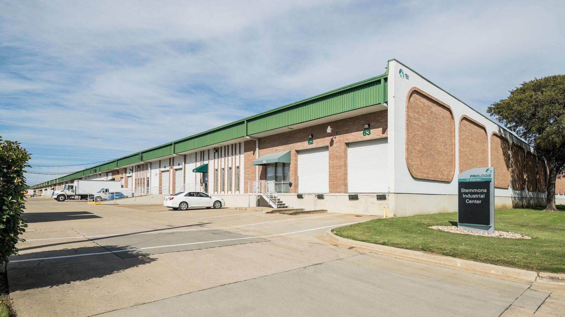 151 Regal Row, Dallas, TX for lease Primary Photo- Image 1 of 16
