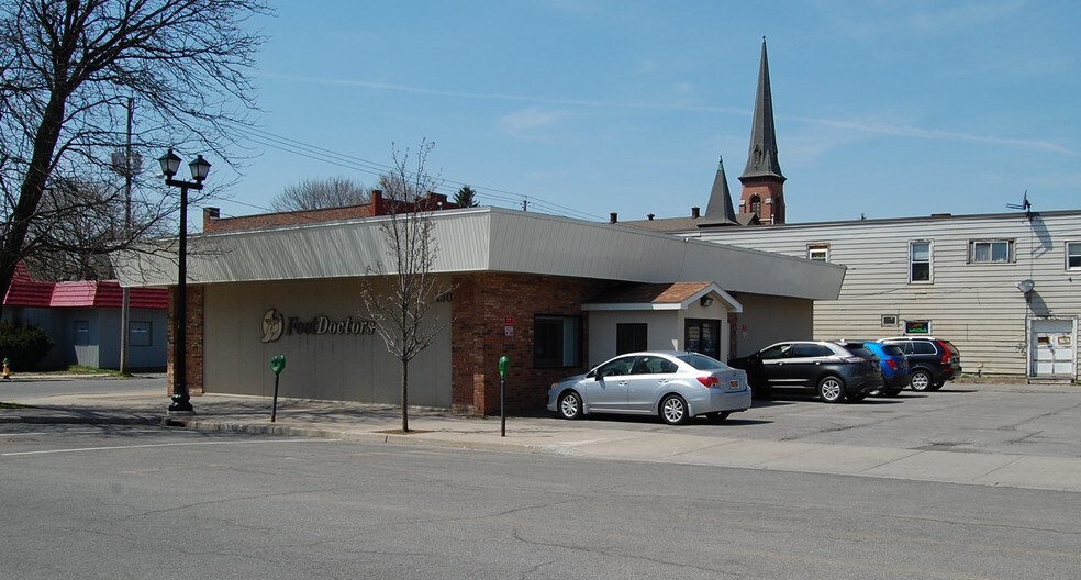 130 W Albany St, Herkimer, NY for sale - Primary Photo - Image 1 of 2