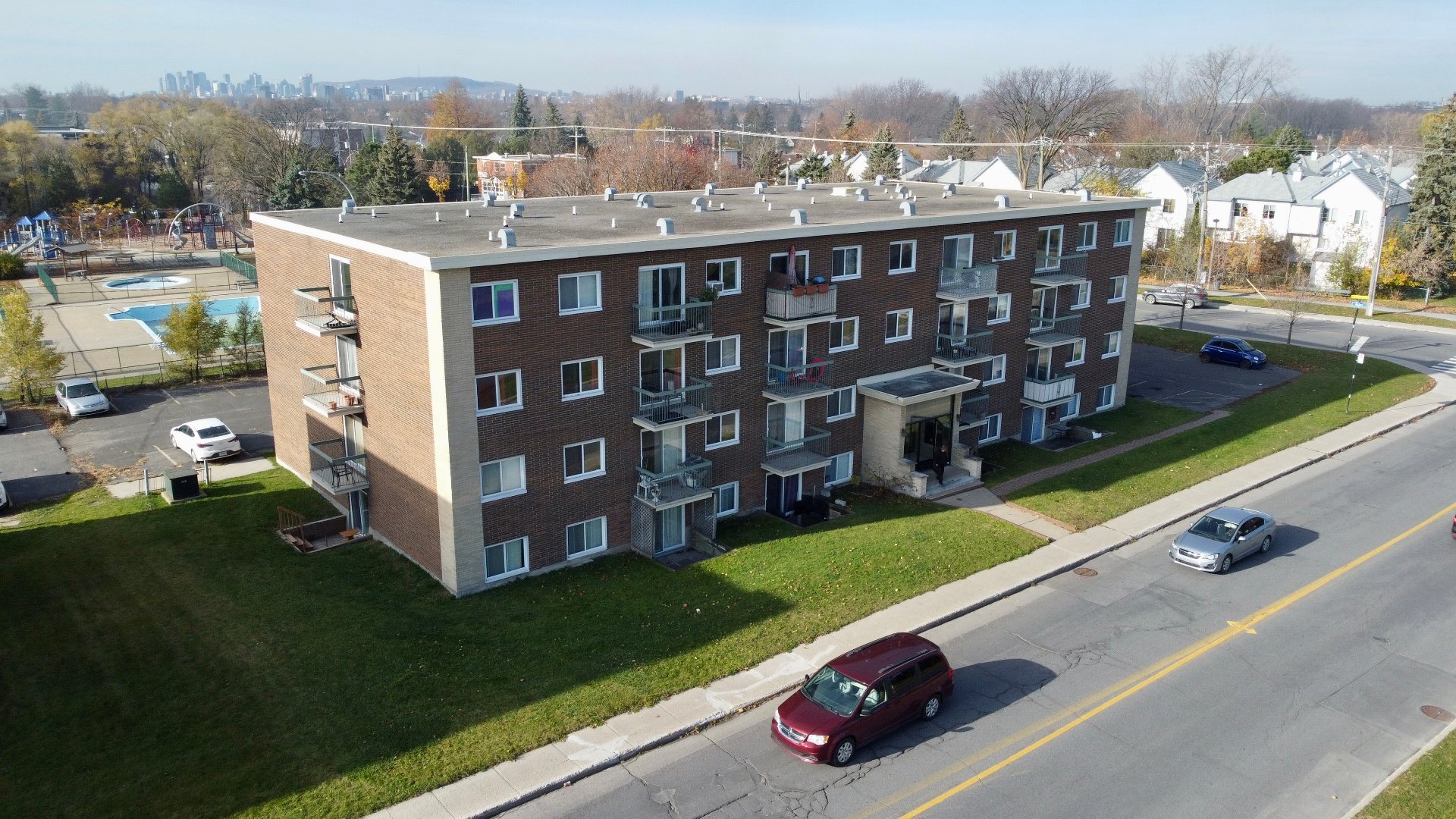 1880 Rue Adoncour, Longueuil, QC for sale Primary Photo- Image 1 of 1