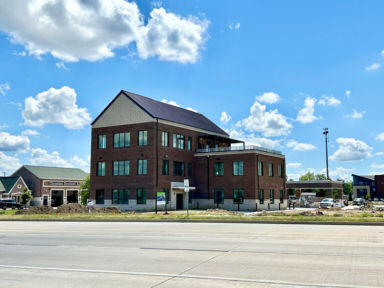 10880 No Michigan Rd, Zionsville, IN for lease - Building Photo - Image 1 of 4