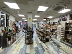 3 Bridge Gate, Hebden Bridge for lease Interior Photo- Image 1 of 2