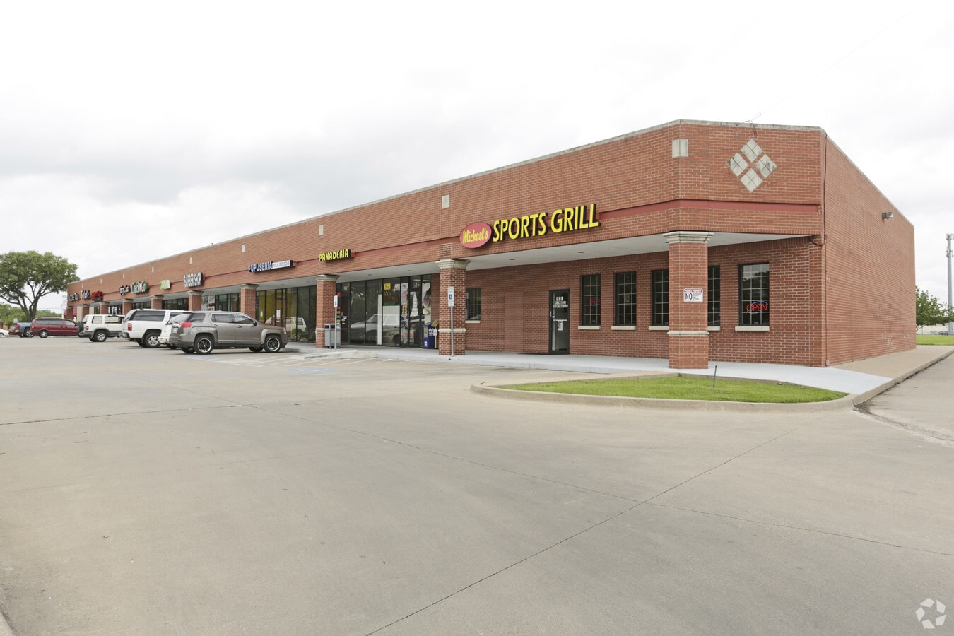 13920 Josey Ln, Farmers Branch, TX 75234