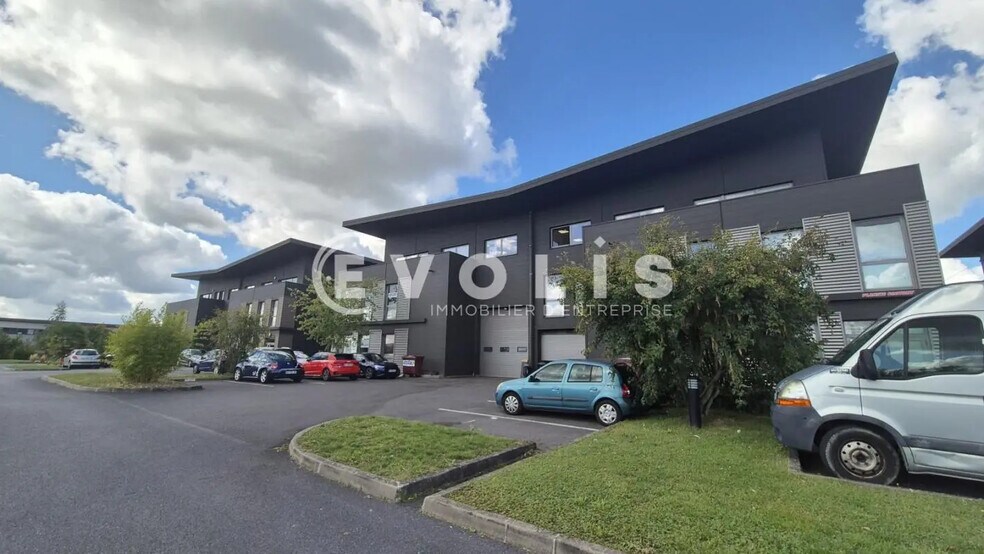 Office in Ferrières-en-Brie for sale - Building Photo - Image 1 of 5